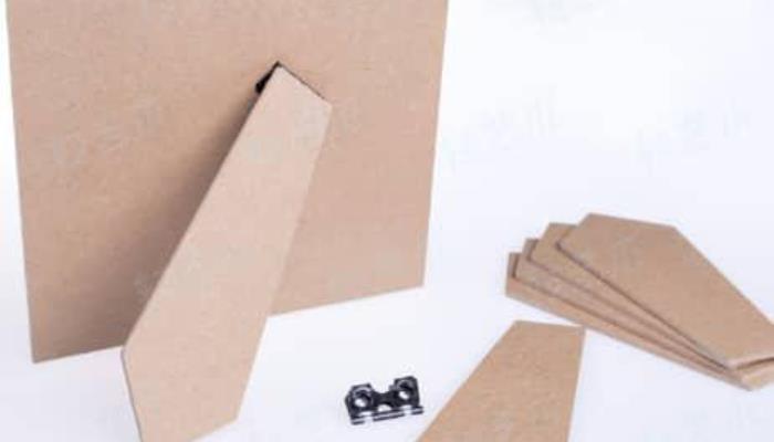 پشت قابی پایه دار